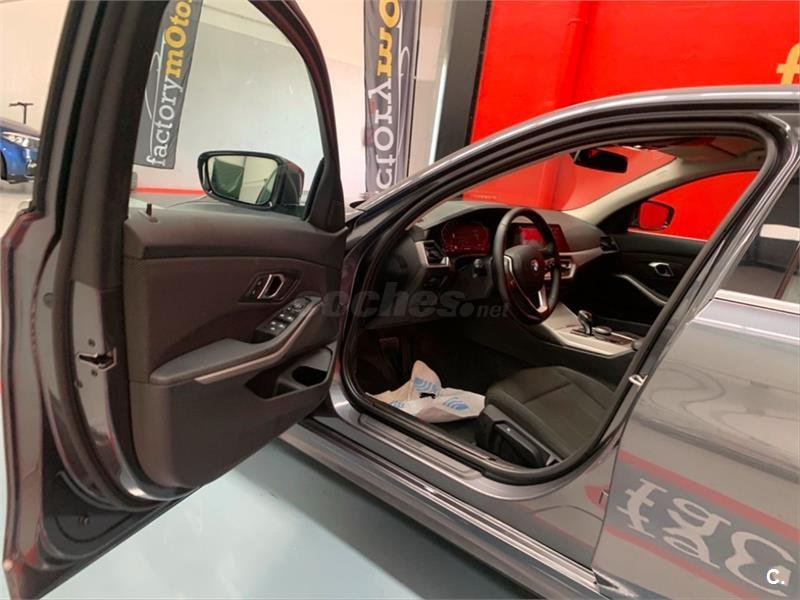 BMW Serie 3 318dA Business 4p.