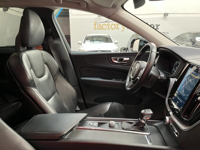 VOLVO XC60 2.0 D4 AWD Momentum