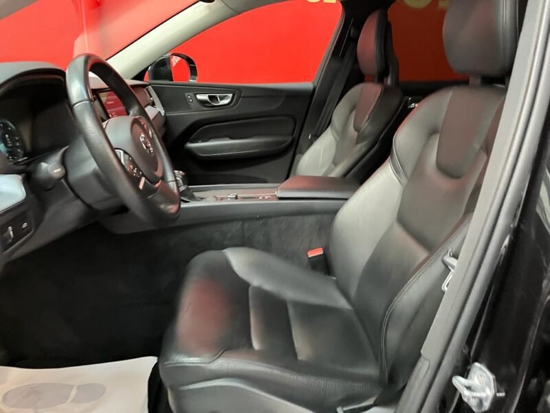 VOLVO XC60 2.0 D4 AWD Momentum