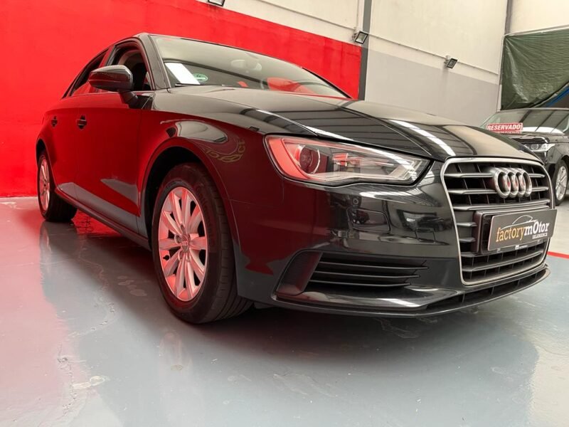 AUDI A3 Sedan 1.6 TDI 105cv Ambition 4p.
