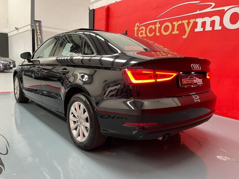 AUDI A3 Sedan 1.6 TDI 105cv Ambition 4p.