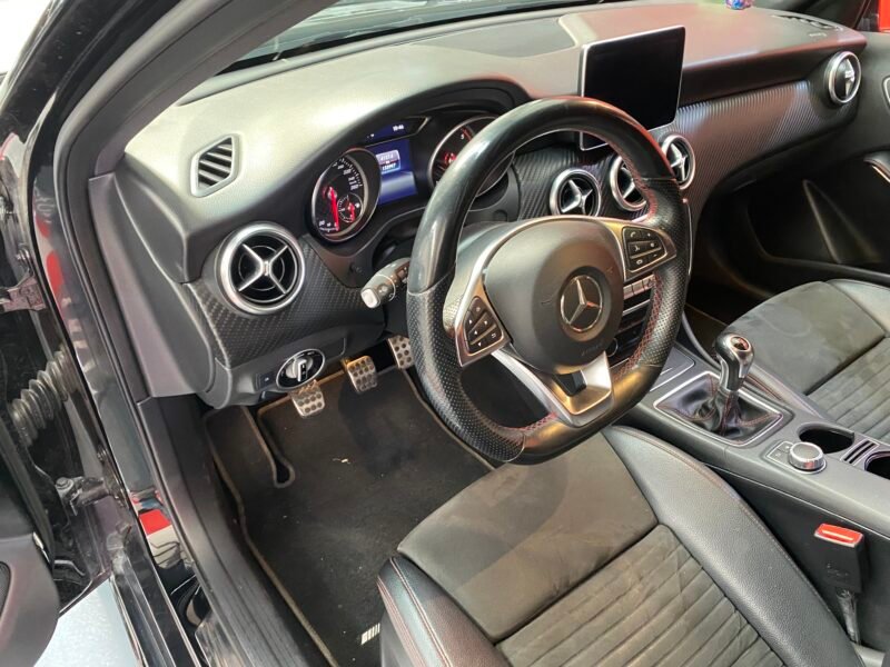 MERCEDES-BENZ Clase A 200d AMG Line