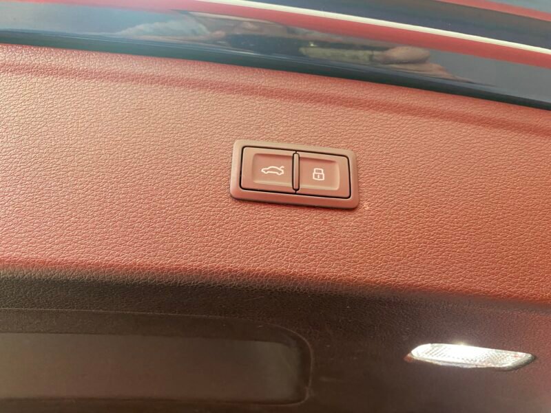 AUDI Q5 35 TDI DESING QUATTRO-ULTRA STRONIC120KW