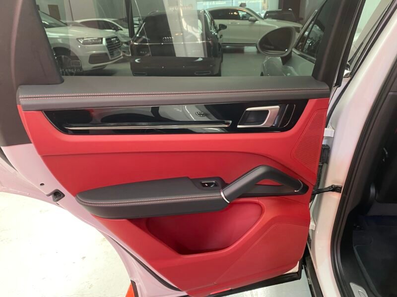 PORSCHE Cayenne E-HYBRID