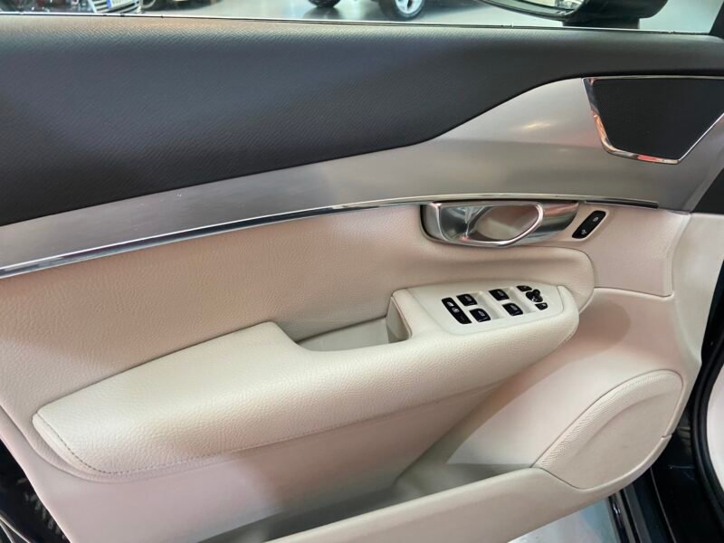 VOLVO XC90 D4 Kinetic Auto 5p.